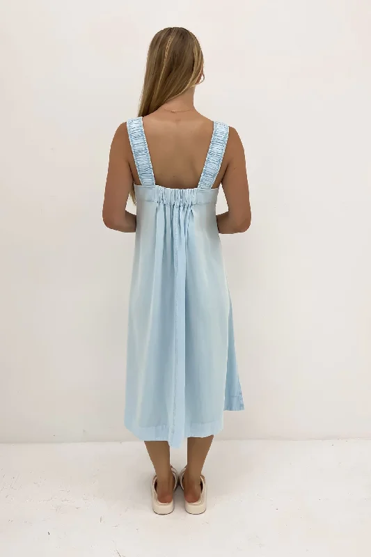 Sage Denim Dress Light Washed Blue