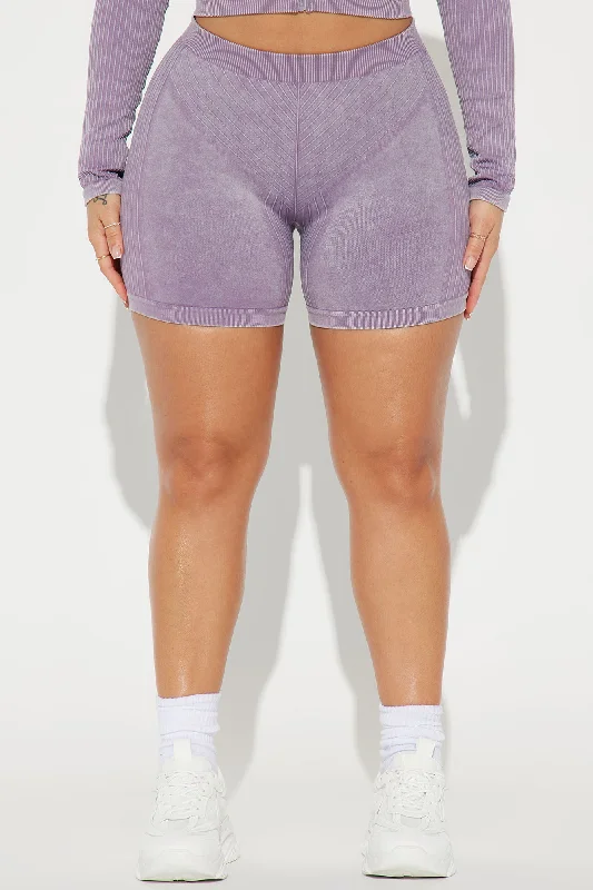 kara-seamless-biker-short-lavender