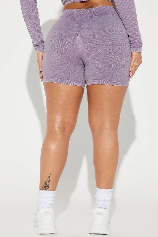 kara-seamless-biker-short-lavender