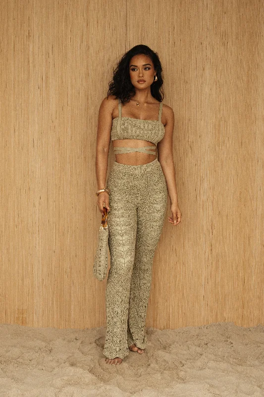 moss-shes-all-that-knit-crop-top