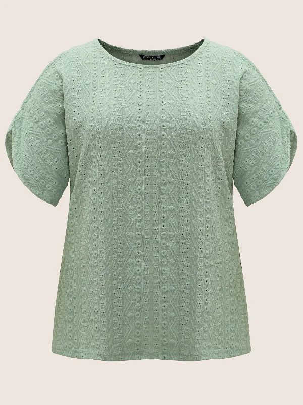 plain-texture-round-neck-cut-out-t-shirt