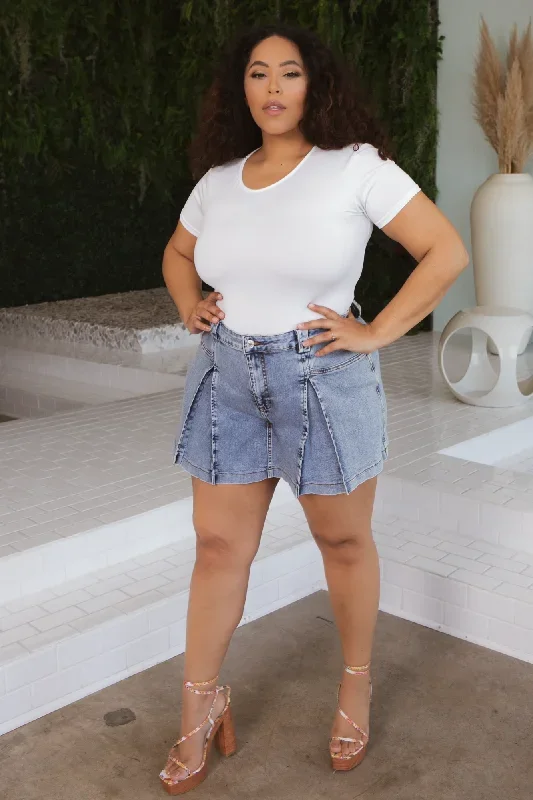 Plus Size  Pleated  Denim Mini Skort -  Light Wash