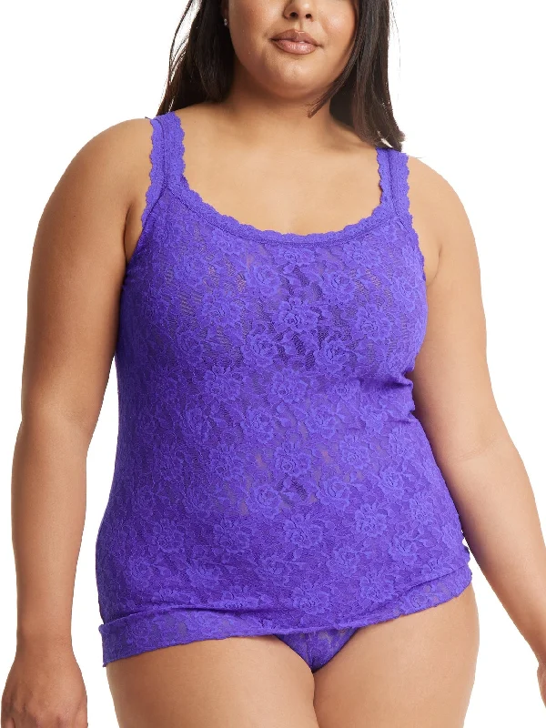 PLUS SIZE SIGNATURE LACE UNLINED CAMISOLE