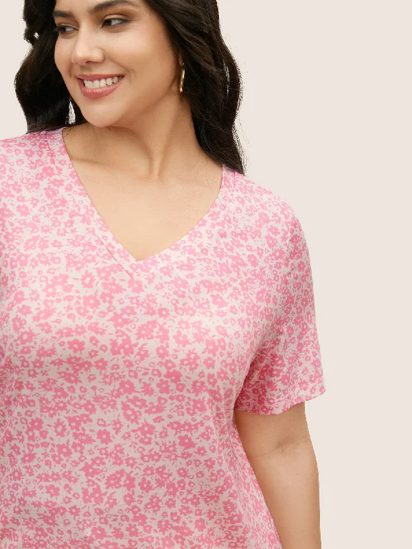 v-neck-ditsy-floral-print-t-shirt